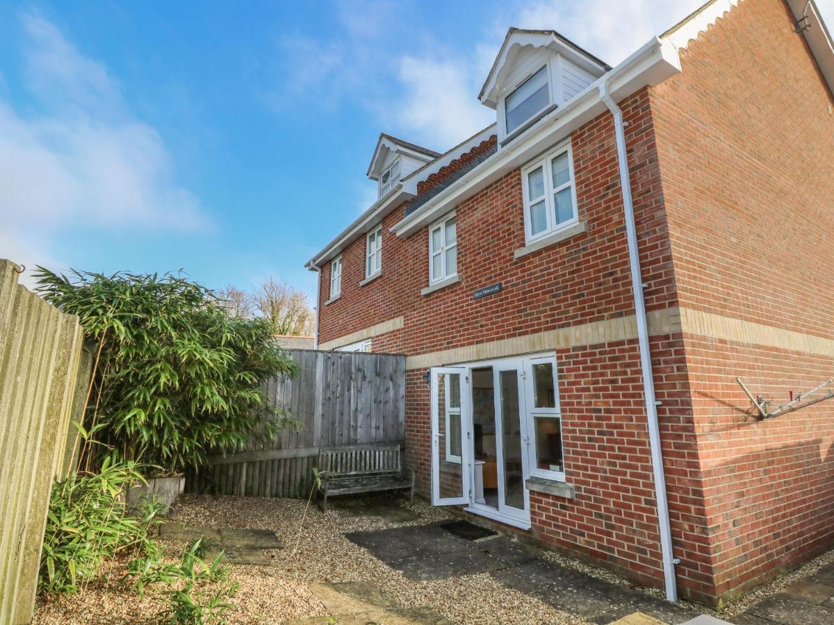Hurst View Freshwater Exterior photo